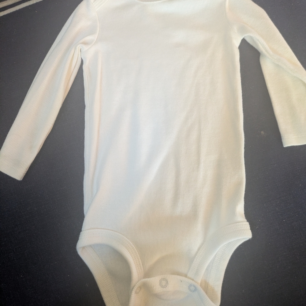 Carter's Raspberry Dress Size 12m - Picture 3 of 4